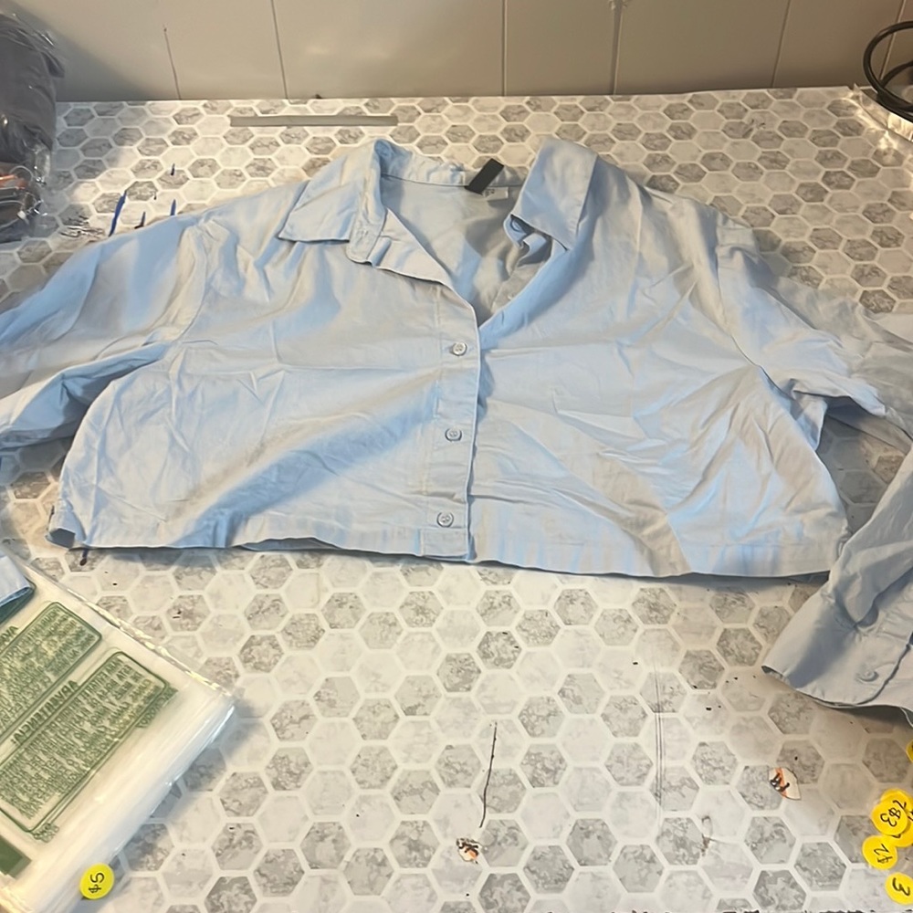 Divided Medium Blue Long Sleeve Cropped Button Up Collared Top